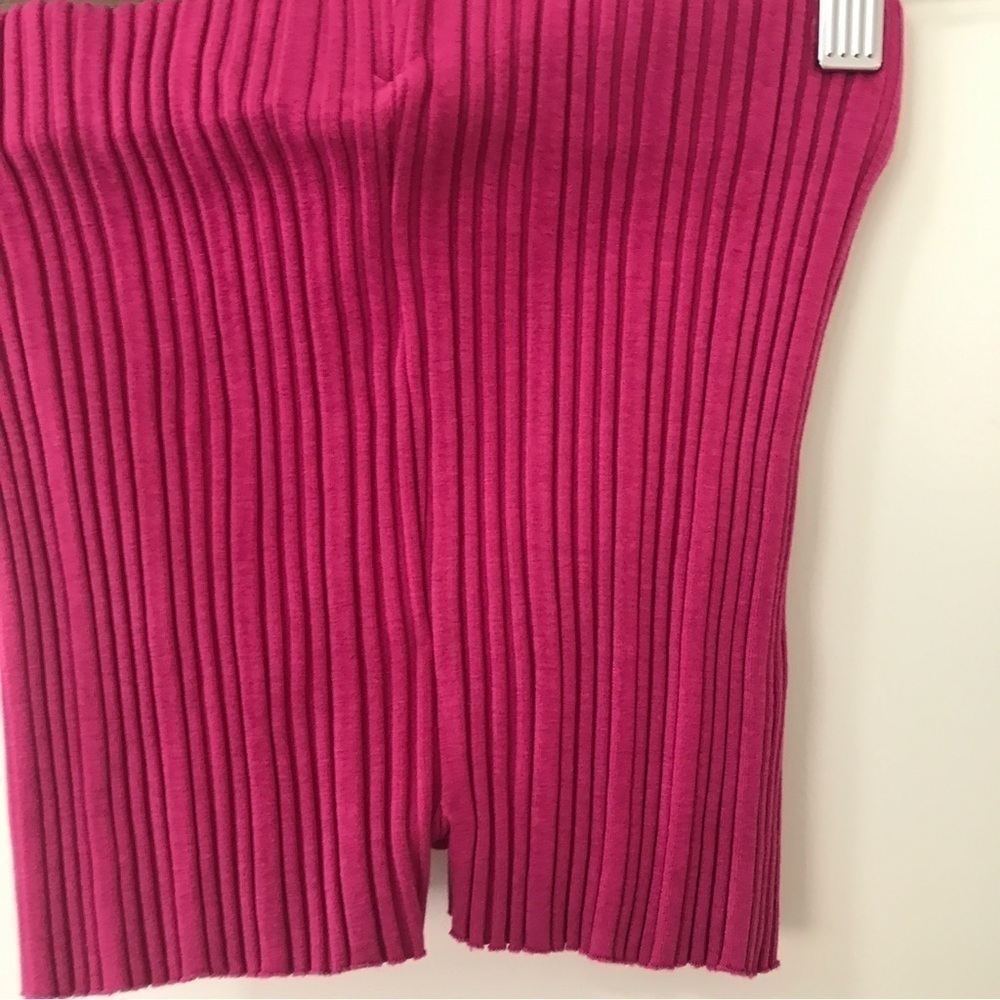 3/$15 Zara hot pink ribbed bodycon textured knit shorts - Picture 5 of 5